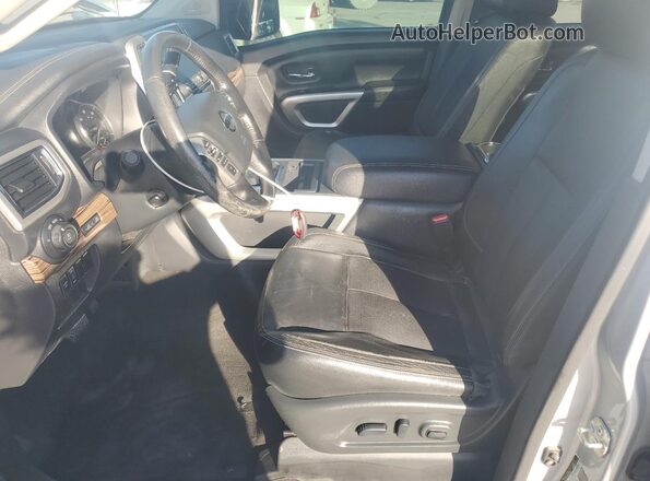 1N6AA1EDXLN501808 2020 NISSAN TITAN Silver Widok deski rozdzielczej
