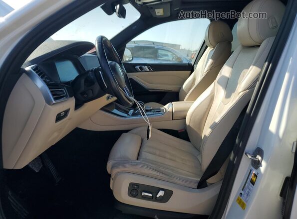 5UXCR4C0XM9H39546 2021 BMW X5 White Vista del salpicadero