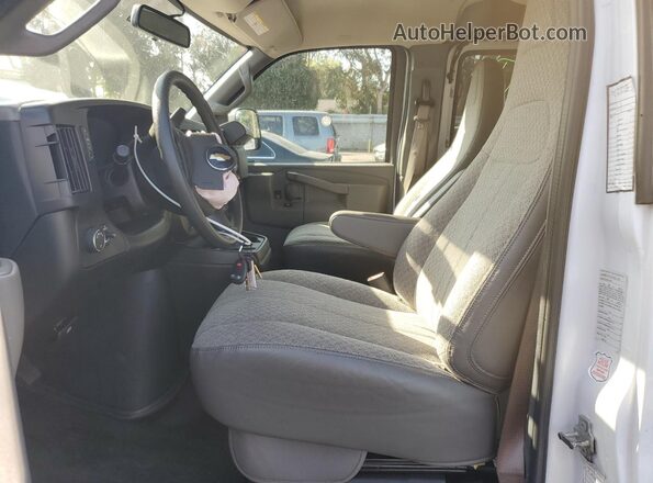 1GAZGNFP3P1234182 2023 CHEVROLET EXPRESS White წინა პანელის ხედი