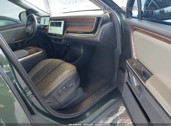 7FCTGAAA1NN008666 2022 RIVIAN R1T Green Սալոնի դիմացի տեսք