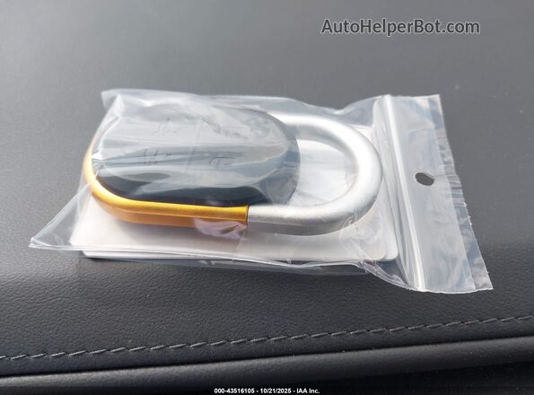 7FCTGAAA1NN015309 2022 RIVIAN R1T White Vista del salpicadero