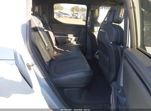 7FCTGAAA3PN024175 2023 RIVIAN R1T Gray VIN კოდის სტიკერის ხედი