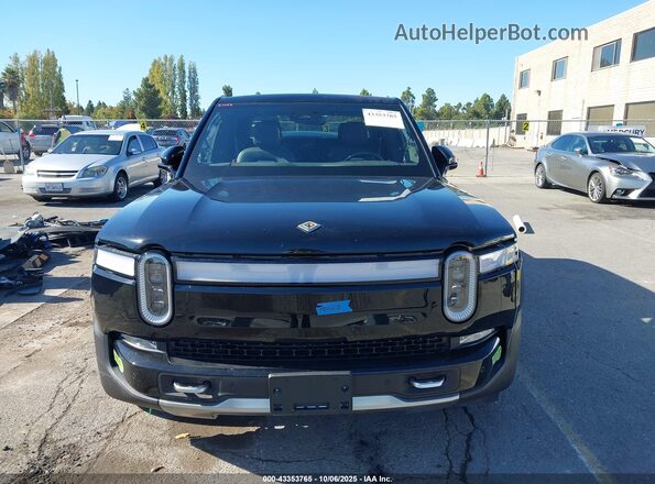 7FCTGAAA8NN006610 2022 RIVIAN R1T Black 