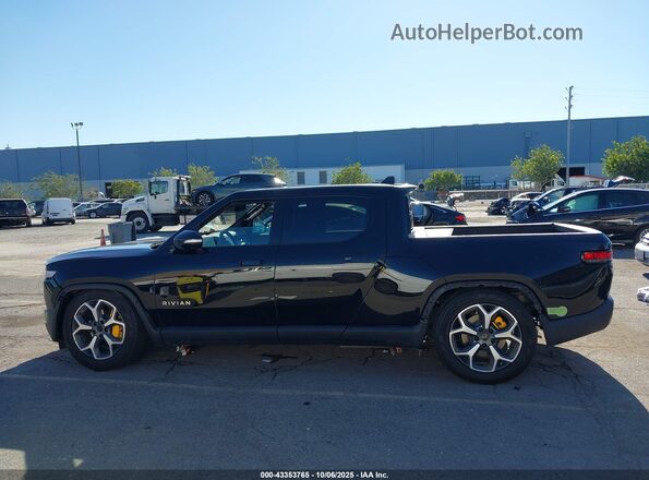 7FCTGAAA8NN006610 2022 RIVIAN R1T Black 