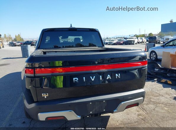 7FCTGAAA8NN006610 2022 RIVIAN R1T Black 