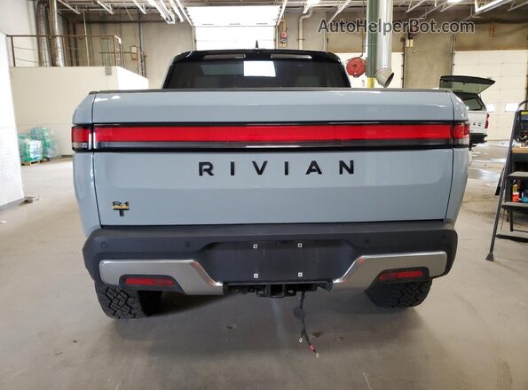 7FCTGAAA9NN013405 2022 RIVIAN R1T Gray უკანა ხედი