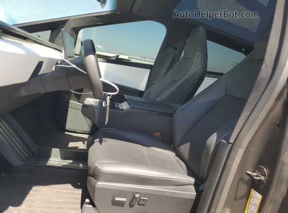 7G2CEHED2RA004553 2024 TESLA CYBERTRUCK Silver 