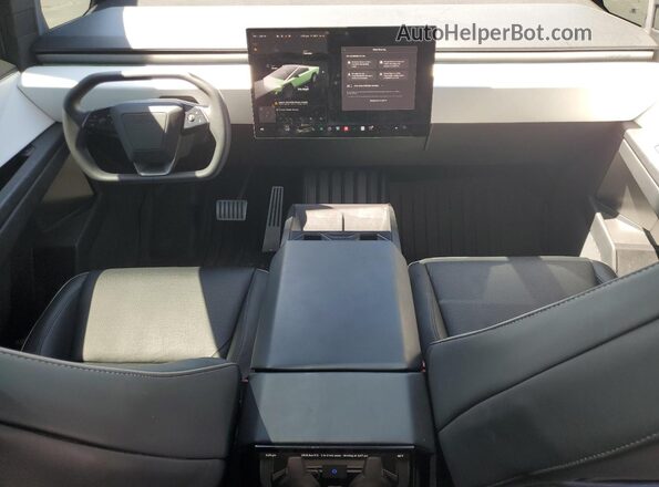 7G2CEHED2RA004553 2024 TESLA CYBERTRUCK Silver 