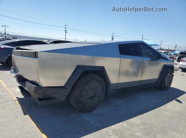 7G2CEHED2RA004553 2024 TESLA CYBERTRUCK Silver 