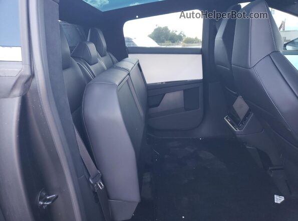 7G2CEHED4RA012413 2024 TESLA CYBERTRUCK Silver 