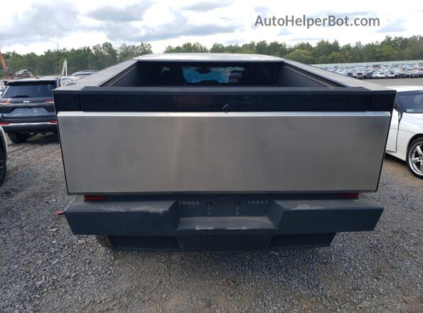 7G2CEHED4RA012413 2024 TESLA CYBERTRUCK Silver 