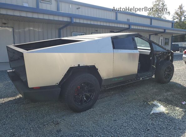 7G2CEHED5RA013974 2024 TESLA CYBERTRUCK Two Tone 