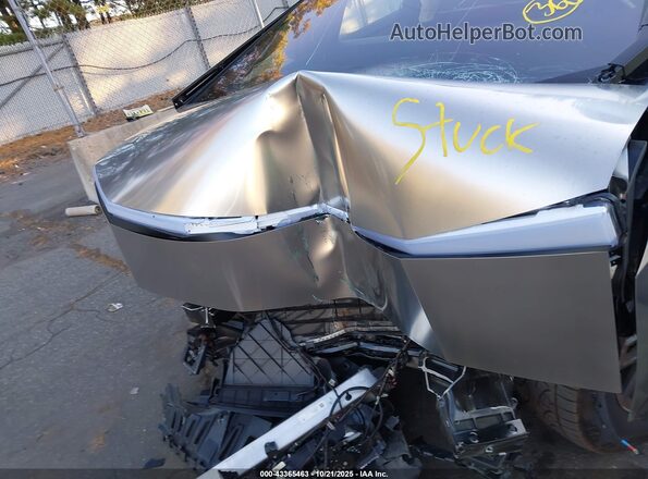 7G2CEHED5RA051673 2024 TESLA CYBERTRUCK Silver 