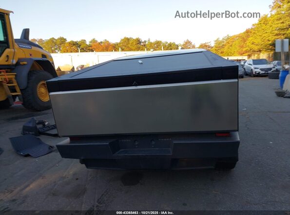 7G2CEHED5RA051673 2024 TESLA CYBERTRUCK Silver 