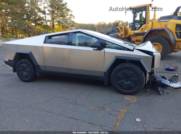 7G2CEHED5RA051673 2024 TESLA CYBERTRUCK Silver 