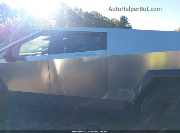 7G2CEHED8SA066996 2025 TESLA CYBERTRUCK Серебряный Панорамный вид салона 360°