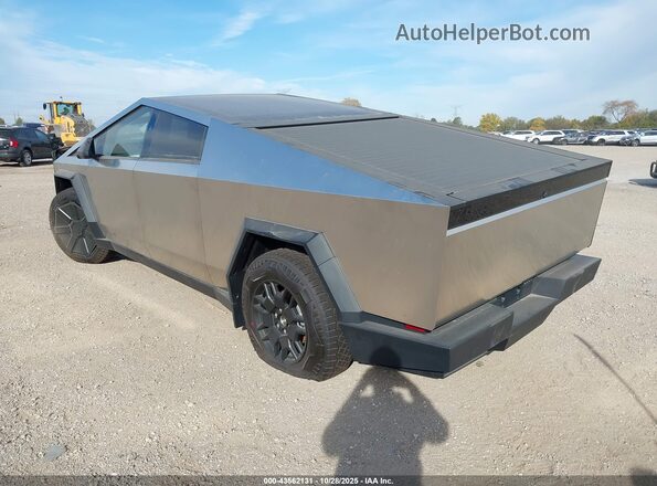 7G2CEHEE3RA052538 2024 TESLA CYBERTRUCK Silver 