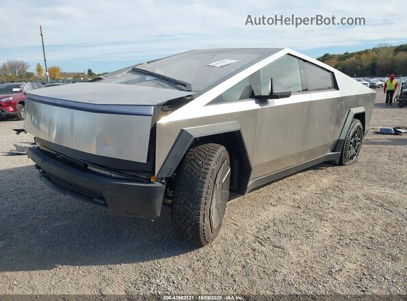 7G2CEHEE3RA052538 2024 TESLA CYBERTRUCK Silver 