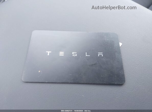7G2CEHEE3RA052538 2024 TESLA CYBERTRUCK Silver 