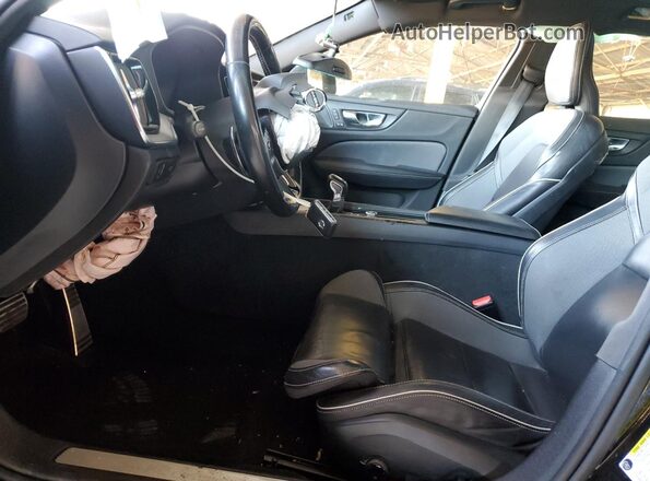 7JR102FM5KG012652 2019 VOLVO S60 Черный Вид салона спереди