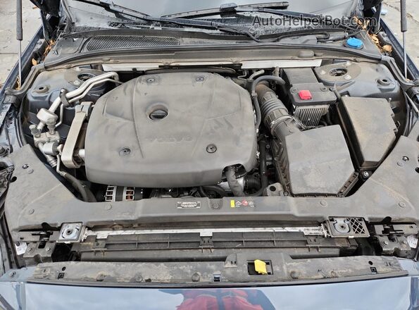 7JRA22TK4LG056818 2020 VOLVO S60 Blue Widok wnętrza z tyłu