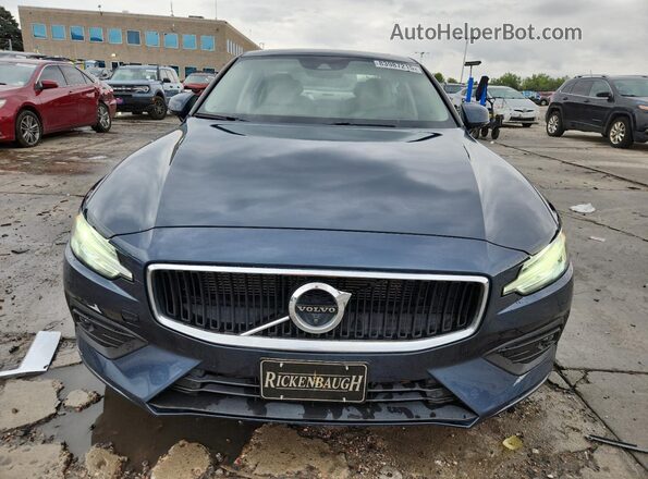 7JRA22TK4LG056818 2020 VOLVO S60 Blue Widok z przodu