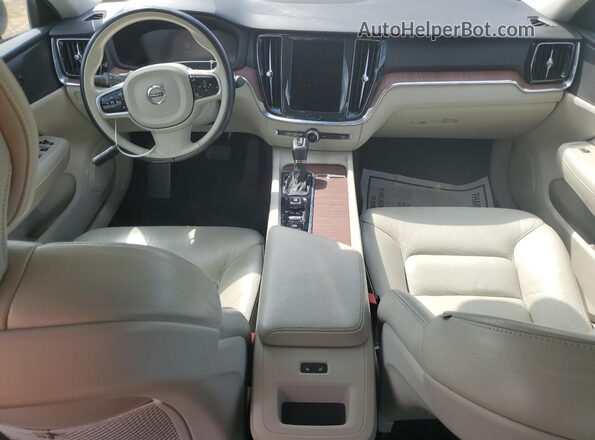 7JRA22TK4MG080375 2021 VOLVO S60 Blue Widok deski rozdzielczej