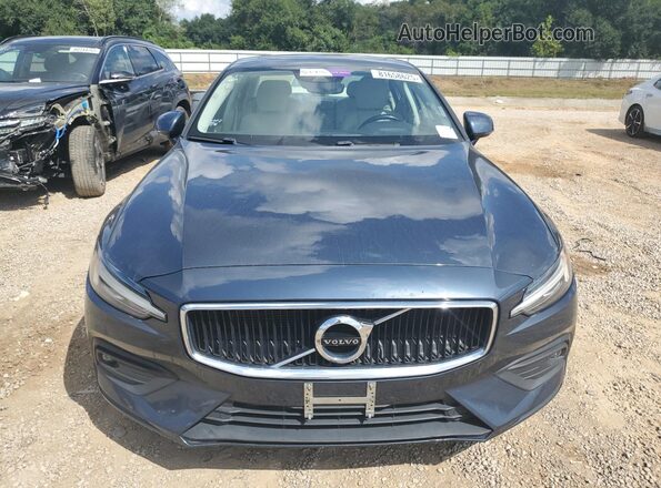 7JRA22TK4MG080375 2021 VOLVO S60 Blue Widok z przodu