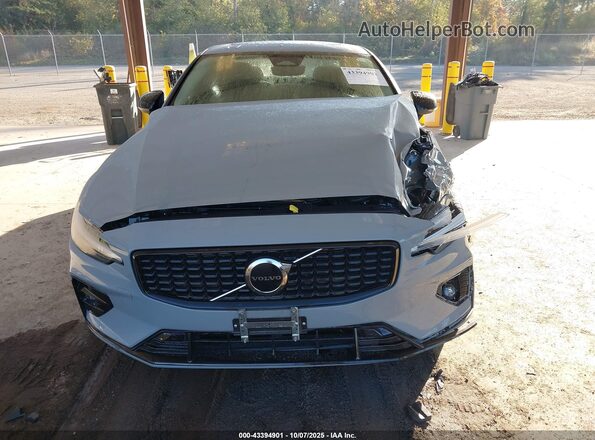 7JRL12FK2RG318951 2024 VOLVO S60 Gray უკანა სალონის ხედი