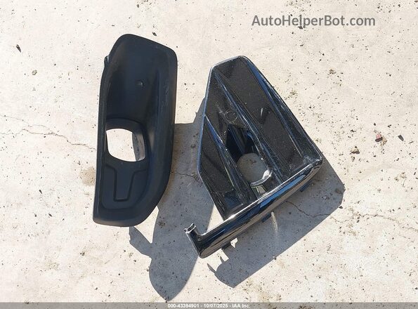 7JRL12FK2RG318951 2024 VOLVO S60 Gray ხელსაწყოთა პანელის ხედი