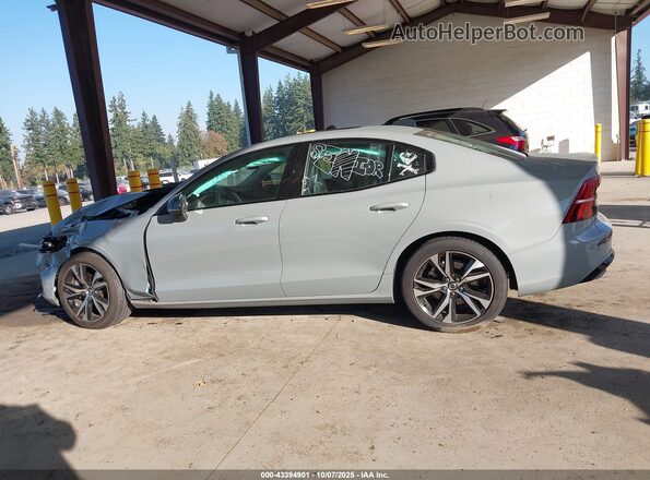 7JRL12FK2RG318951 2024 VOLVO S60 Gray 
