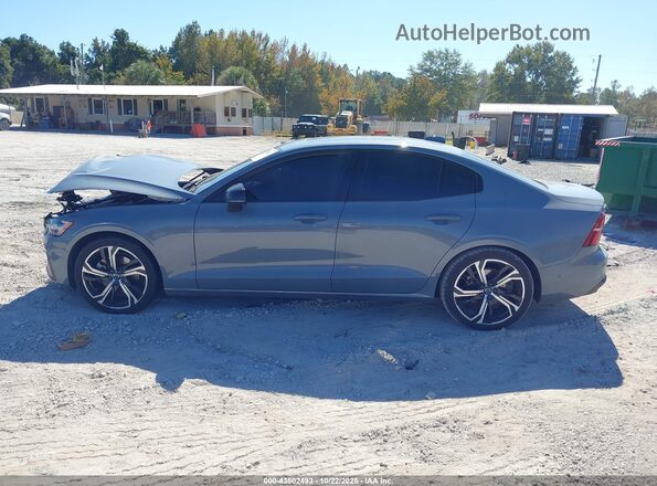 7JRL12FL4RG280633 2024 VOLVO S60 Blue Vista interior de 360 grados