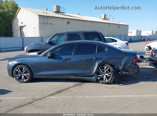 7JRL12FLXRG315336 2024 VOLVO S60 Navy სალონის 360-გრადუსიანი ხედი