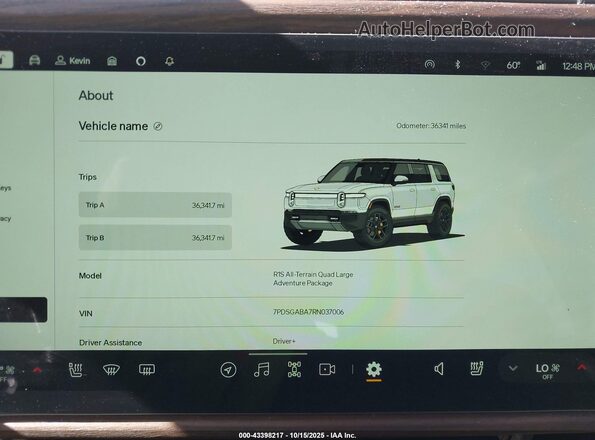 7PDSGABA7RN037006 2024 RIVIAN R1S White Widok tylnych siedzeń