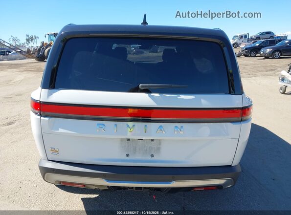 7PDSGABA7RN037006 2024 RIVIAN R1S White 