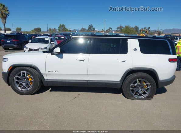 7PDSGABA7RN037006 2024 RIVIAN R1S White Widok wnętrza z tyłu