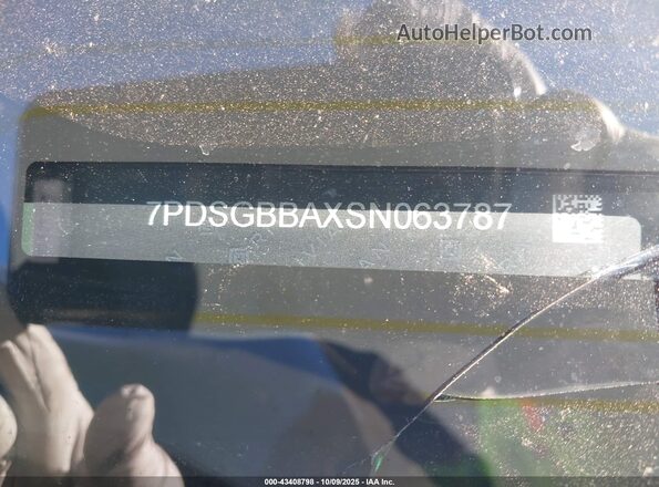 7PDSGBBAXSN063787 2025 RIVIAN R1S Green Շարժիչի բաժամունքի տեսք