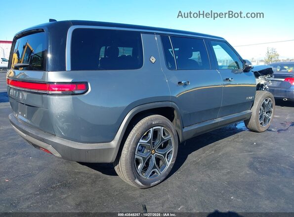 7PDSGCBA8TN075797 2026 RIVIAN R1S Gray უკანა მარჯვენა