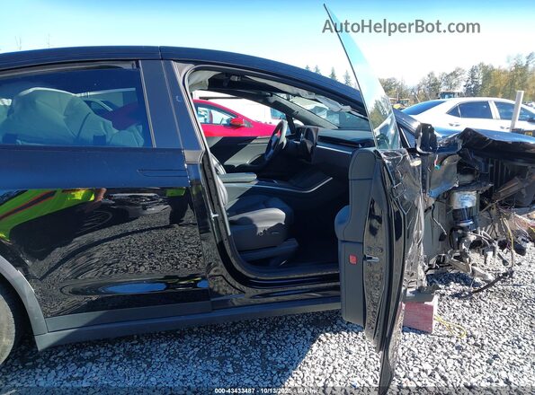 7SAXCAE59RF458427 2024 TESLA MODEL X Черный Вид салона спереди