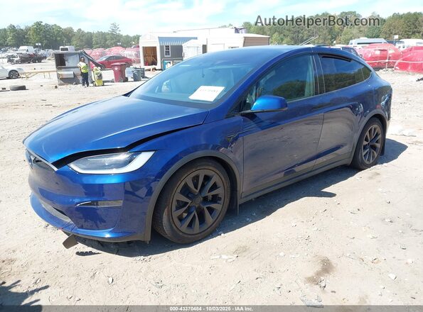 7SAXCBE51RF454698 2024 TESLA MODEL X Blue Vista tres cuartos delantera izquierda