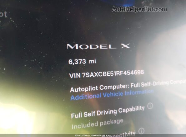 7SAXCBE51RF454698 2024 TESLA MODEL X Blue Vista de los asientos traseros