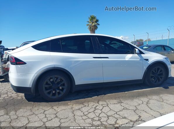 7SAXCBE55PF369134 2023 TESLA MODEL X White Rear interior view