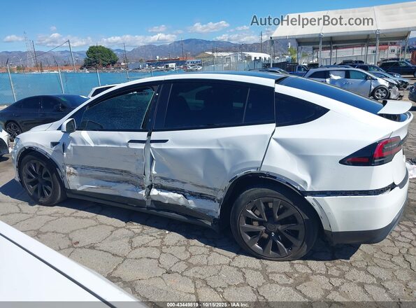 7SAXCBE55PF369134 2023 TESLA MODEL X White 360 interior view
