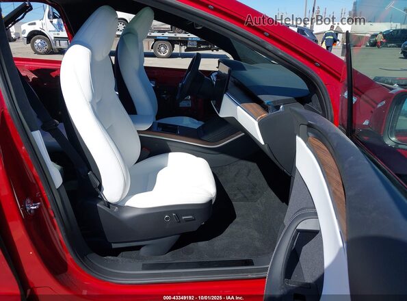 7SAXCBE55SF472241 2025 TESLA MODEL X Red Front interior view