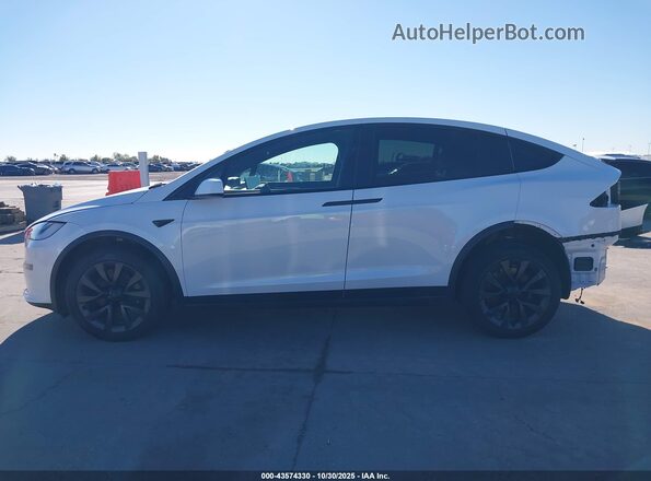 7SAXCBE58NF343818 2022 TESLA MODEL X White 360 interior view