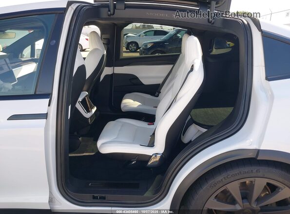 7SAXCBE68NF332875 2022 TESLA MODEL X White VIN sticker view