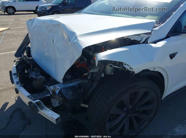 7SAXCBE68NF332875 2022 TESLA MODEL X White Front view