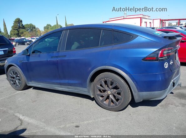 7SAXCDE59NF337960 2022 TESLA MODEL X Синий Панорамный вид салона 360°