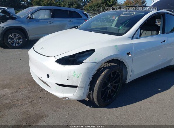 7SAYGAEE1NF336521 2022 TESLA MODEL Y White Вид спереду