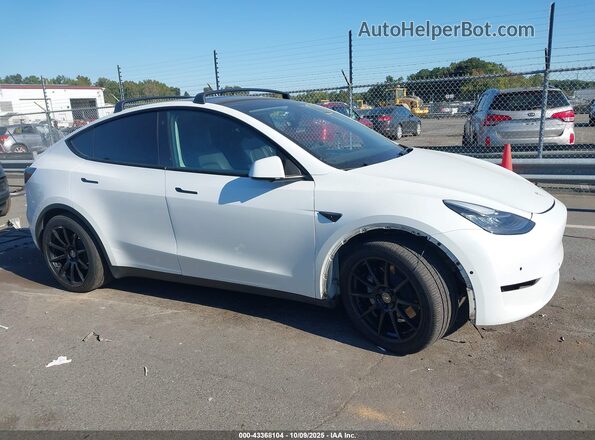 7SAYGAEE1NF336521 2022 TESLA MODEL Y White Панорамний вид салону 360°